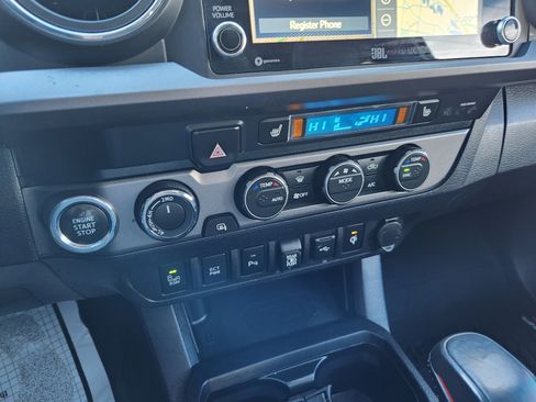 Used 2020 Toyota Tacoma image 27