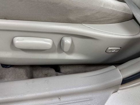 Used 2011 Toyota Camry LE image 14