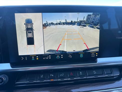 Used 2024 Chevrolet Silverado 2500 LT w/ Midnight Edition image 17