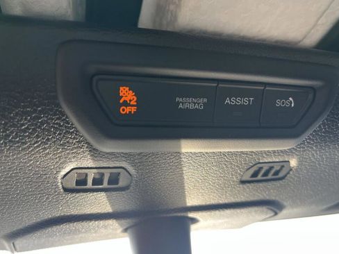 Used 2023 Jeep Gladiator Sport AWD/4WD image 4