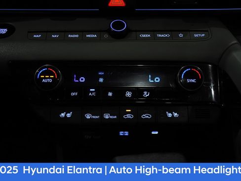 Used 2025 Hyundai Elantra Limited FWD image 21