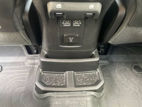 Certified 2025 Jeep Wrangler Unlimited Rubicon AWD/4WD image 19