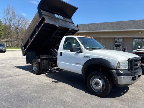 Used 2007 Ford F550 4x4 Regular Cab Super Duty image 2