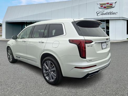 Certified 2023 Cadillac XT6 Premium Luxury w/ Technology Package image 3