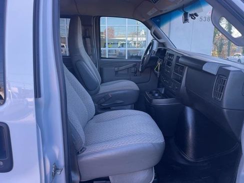 Used 2022 Chevrolet Express 3500 LS image 37