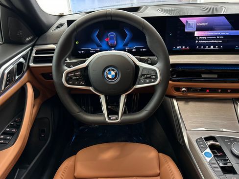 Certified 2025 BMW i4 eDrive40 w/ M Sport Package RWD image 28