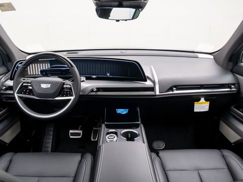 New 2026 Cadillac Vistiq Sport w/ LPO, Floor Liner Package image 9