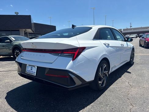 Certified 2025 Hyundai Elantra SEL FWD image 9