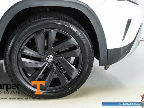 Used 2022 Volkswagen Atlas Cross Sport SE w/ Black Wheel Package AWD/4WD image 14