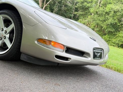 Used 1999 Chevrolet Corvette Convertible w/ Memory Pkg RWD image 32