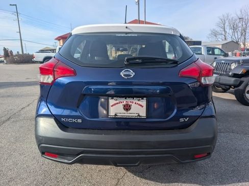 Used 2019 Nissan Kicks SV image 5