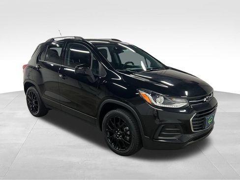 Certified 2022 Chevrolet Trax LT w/ Midnight Edition AWD/4WD image 1