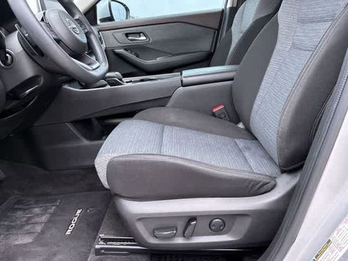 Used 2023 Nissan Rogue SV FWD image 18