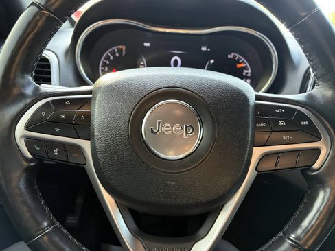 Used 2021 Jeep Grand Cherokee Laredo X AWD/4WD image 39