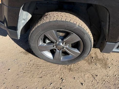 Used 2015 Jeep Patriot High Altitude AWD/4WD image 11