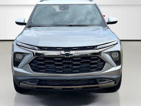 Used 2024 Chevrolet TrailBlazer ACTIV FWD image 2