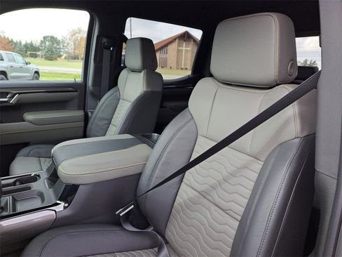 New 2026 Chevrolet Silverado 1500 ZR2 image 5