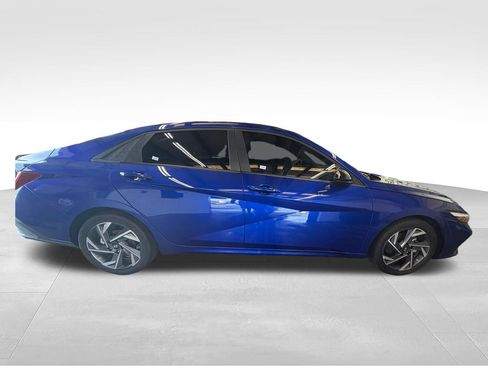 Used 2025 Hyundai Elantra Sport FWD image 7