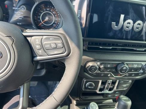 New 2025 Jeep Gladiator Sport image 16