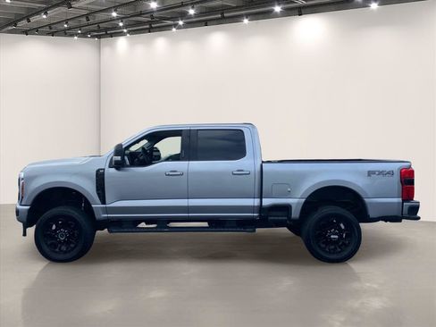 Used 2024 Ford F250 XLT w/ Black Appearance Package AWD/4WD image 4