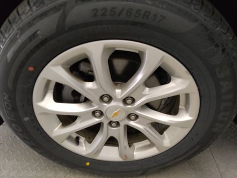 Used 2020 Chevrolet Equinox LS image 31