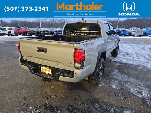 Used 2019 Toyota Tacoma SR image 5