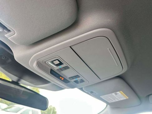 Certified 2023 Ford Explorer XLT image 33