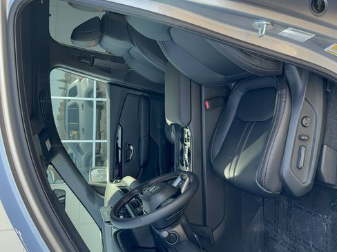 Used 2025 Honda Pilot TrailSport image 10