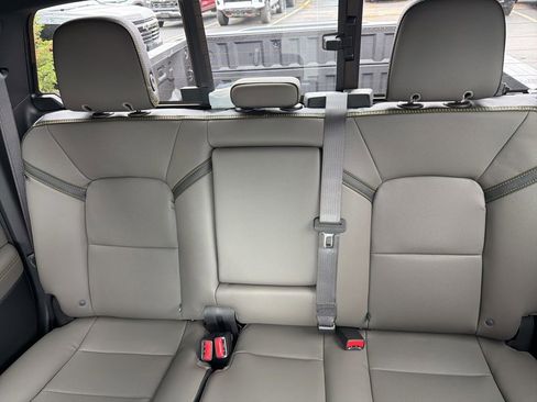 New 2026 Chevrolet Colorado ZR2 w/ Technology Package image 34