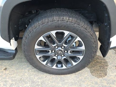 Used 2025 Toyota Sequoia Limited image 41