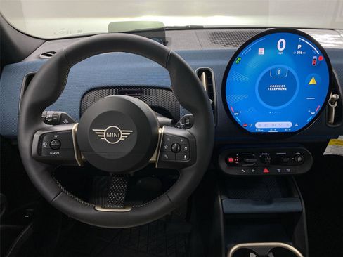 Certified 2025 MINI Cooper Countryman S w/ Comfort Package Max image 31