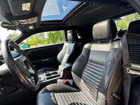 Used 2010 Dodge Challenger R/T RWD image 12