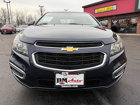 Used 2016 Chevrolet Cruze LT image 2
