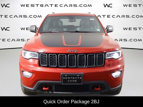 Used 2018 Jeep Grand Cherokee Trailhawk w/ Trailhawk Luxury Group image 2