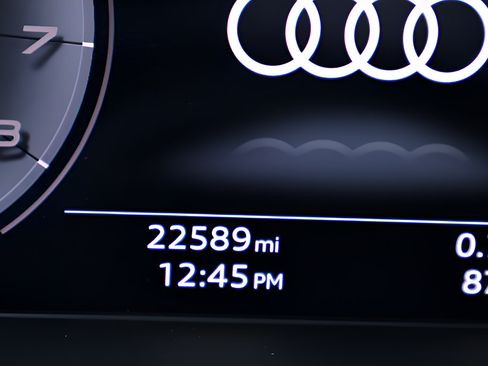 Used 2023 Audi SQ5 Premium Plus w/ Premium Plus Package AWD/4WD image 9
