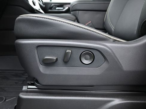 New 2026 GMC Yukon Elevation image 13