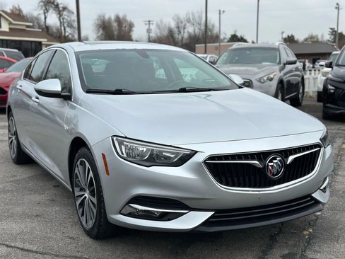 Used 2018 Buick Regal Essence image 4