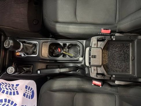 Used 2021 Jeep Gladiator Sport AWD/4WD image 32