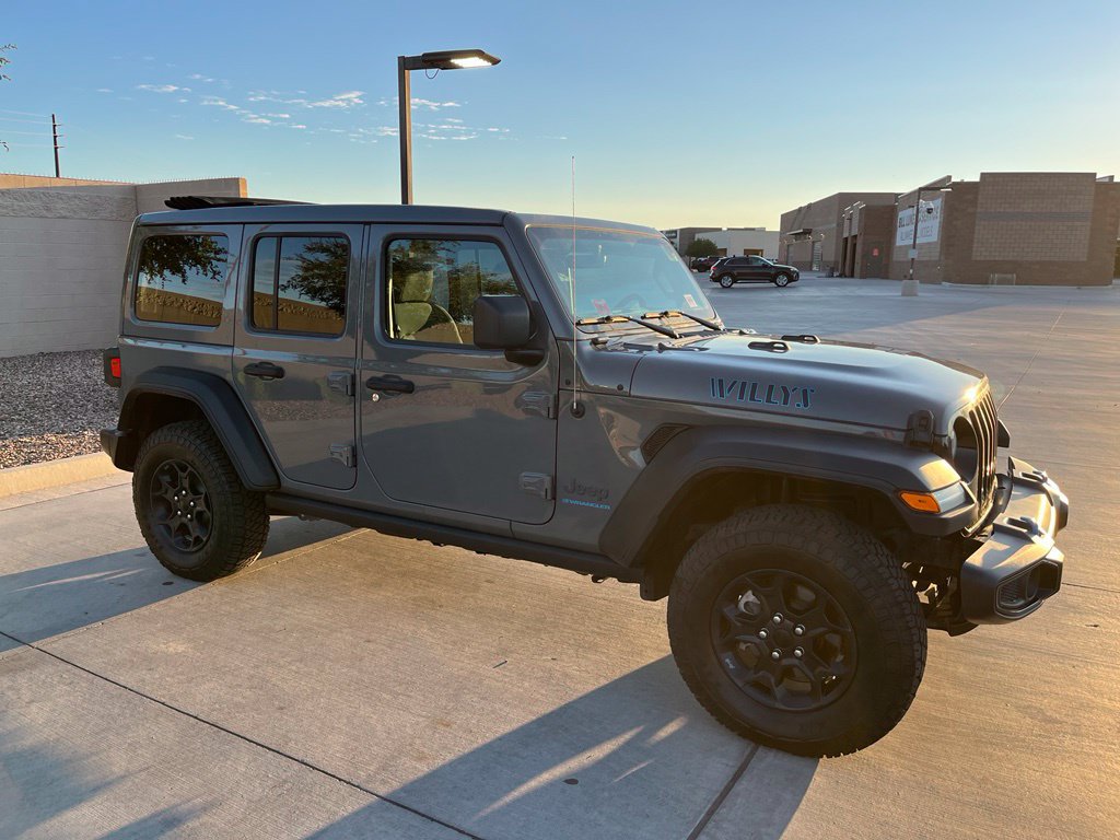 Used 2023 Jeep Wrangler Unlimited w/ Sun & Screen Package AWD/4WD image 5