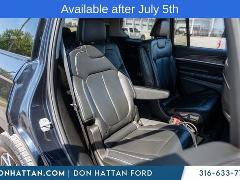 Used 2023 Jeep Grand Cherokee L Limited AWD/4WD image 24