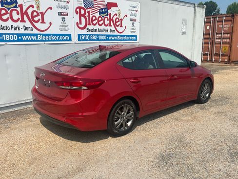 Used 2018 Hyundai Elantra SEL FWD image 5