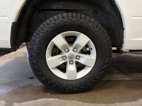 Used 2022 RAM 1500 Classic SLT w/ Electronics Convenience Group image 33