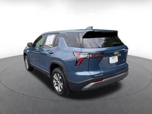 Used 2025 Chevrolet Equinox LT FWD image 11