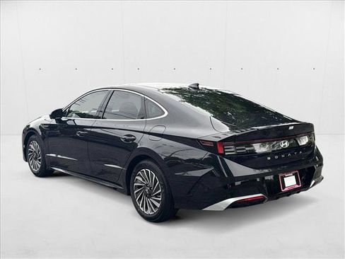 New 2025 Hyundai Sonata Limited FWD image 9
