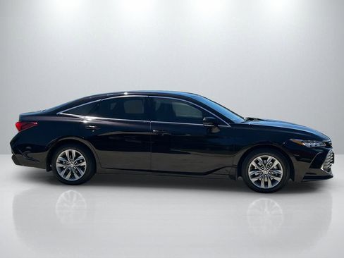 Used 2022 Toyota Avalon XLE FWD image 4