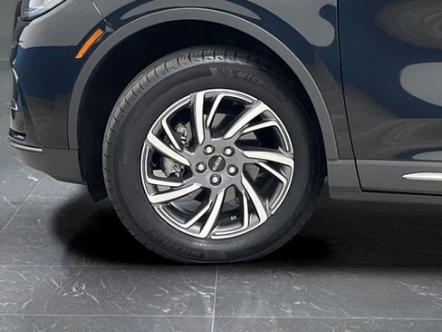 Used 2024 Lincoln Corsair AWD w/ Equipment Group 101A image 38