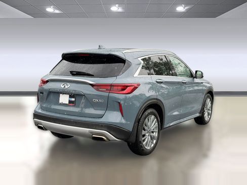 Used 2023 INFINITI QX50 Luxe FWD image 9
