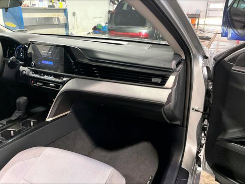 Used 2025 Toyota Camry LE FWD image 13