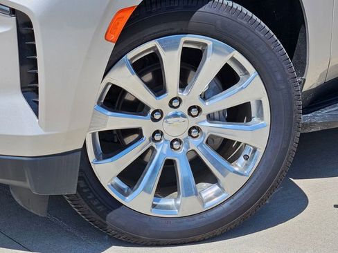 Used 2021 Chevrolet Tahoe Premier w/ Premium Package RWD image 7