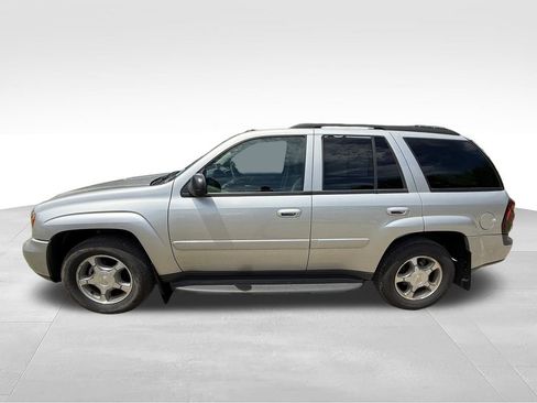 Used 2005 Chevrolet TrailBlazer LT AWD/4WD image 3
